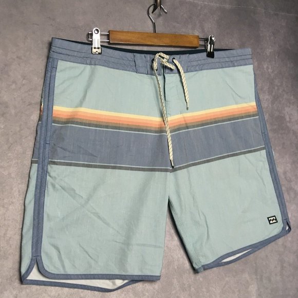 Billabong Mens Swim Trunks Shorts size 38 Retro Blue Sunrise Stripes Stretch